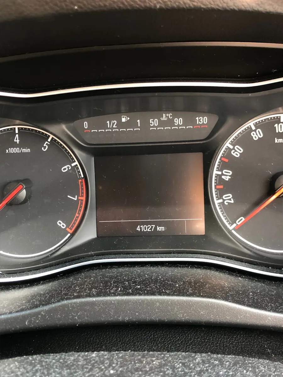 Opel Corsa 2016 - Image 2