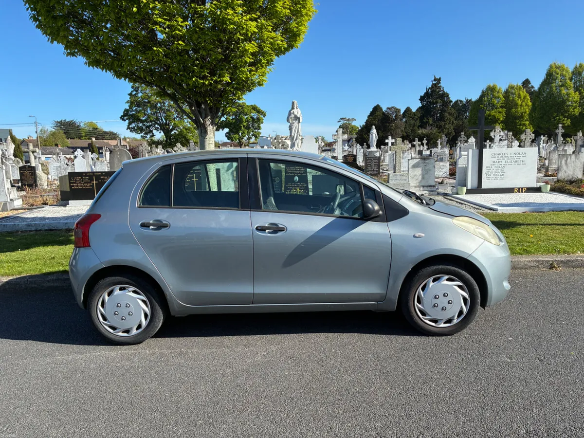 Toyota Yaris - €1,950 - Image 4