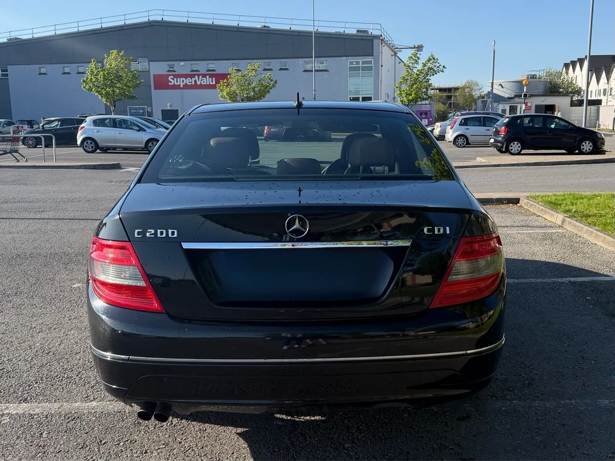 Mercedes Benz - Image 2