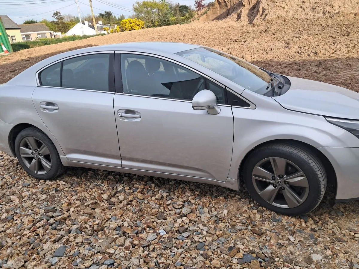 Toyota Avensis 2014 - Image 2
