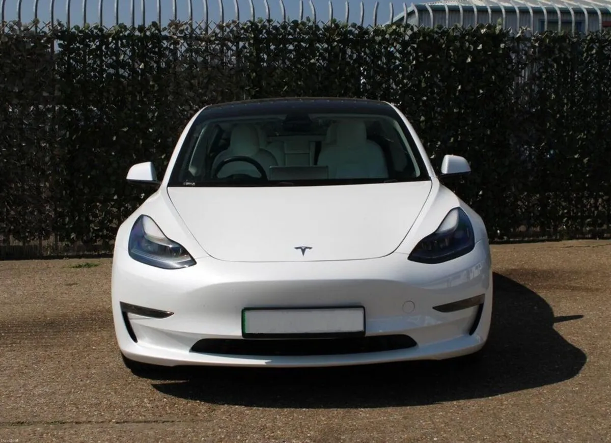 221 Tesla Model 3 Standard Plus - Image 2