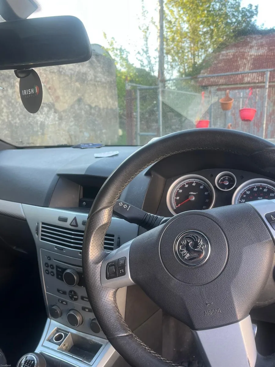 Vauxhall Astra 2006 * READ AD* - Image 4
