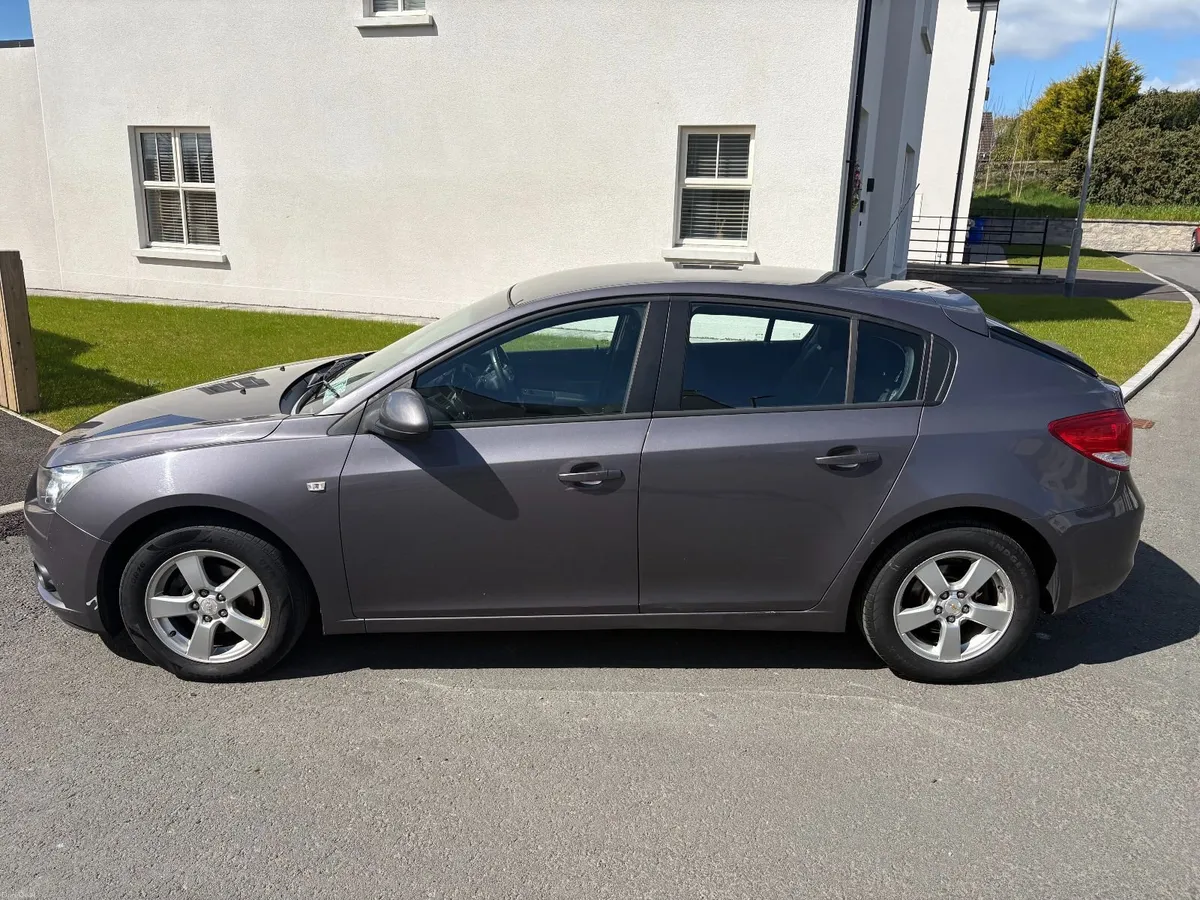 Chevrolet Cruze 2012 - Image 1