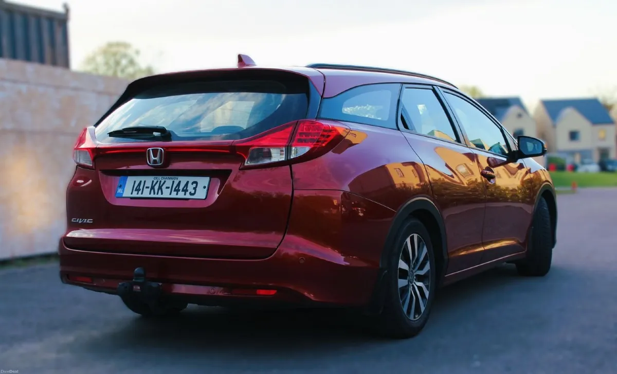 💥Honda Civic Estate (141) 1.6 i-DTEC low miles💥 - Image 4