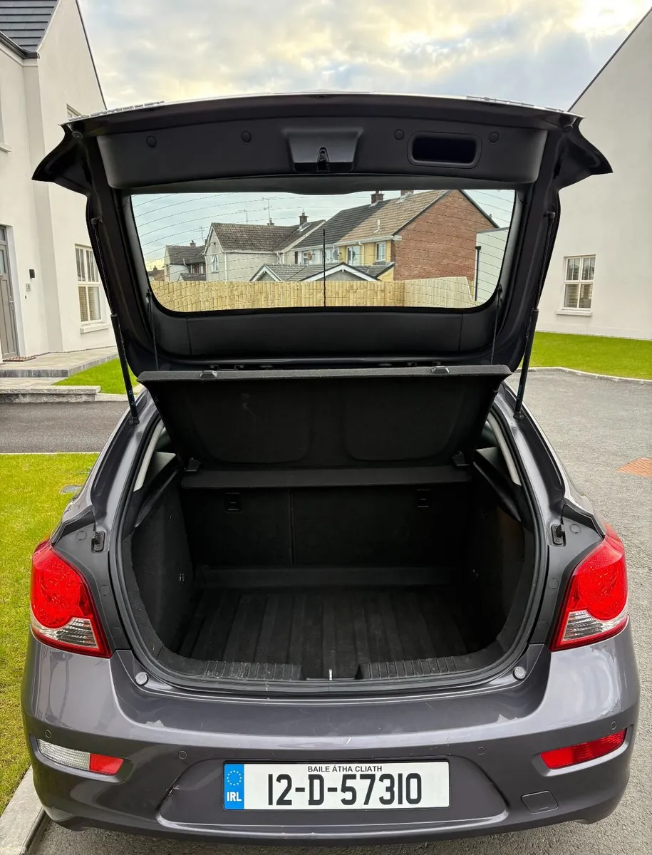 Chevrolet Cruze 2012 - Image 4