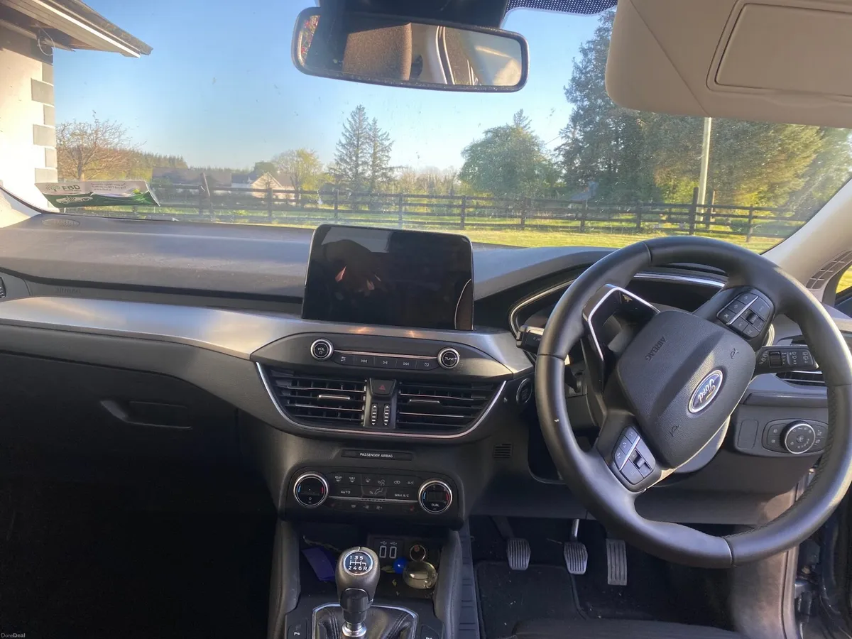 Ford Focus 2022 - Image 2