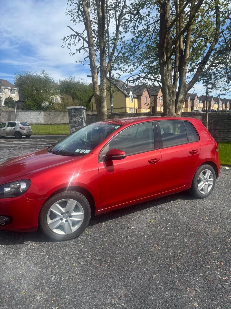 Volkswagen Golf 2009 - Image 1