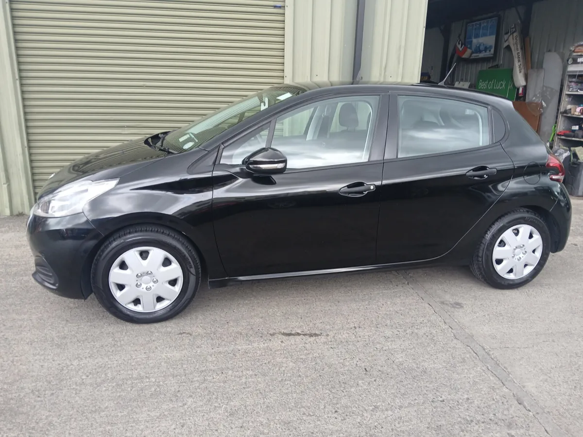 Peugeot 208   2017 - Image 5