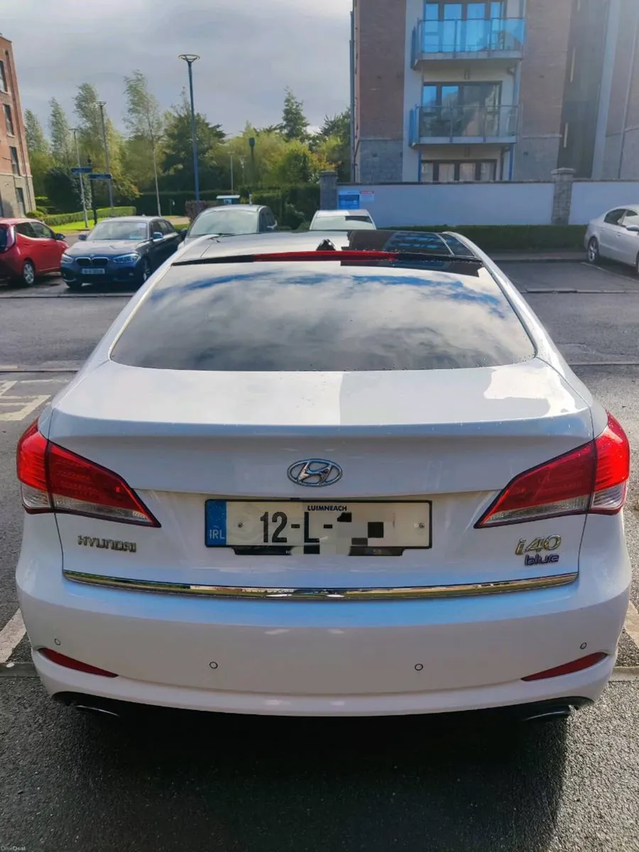 Hyundai i40 premium CRDI Panoramic roof - Image 2