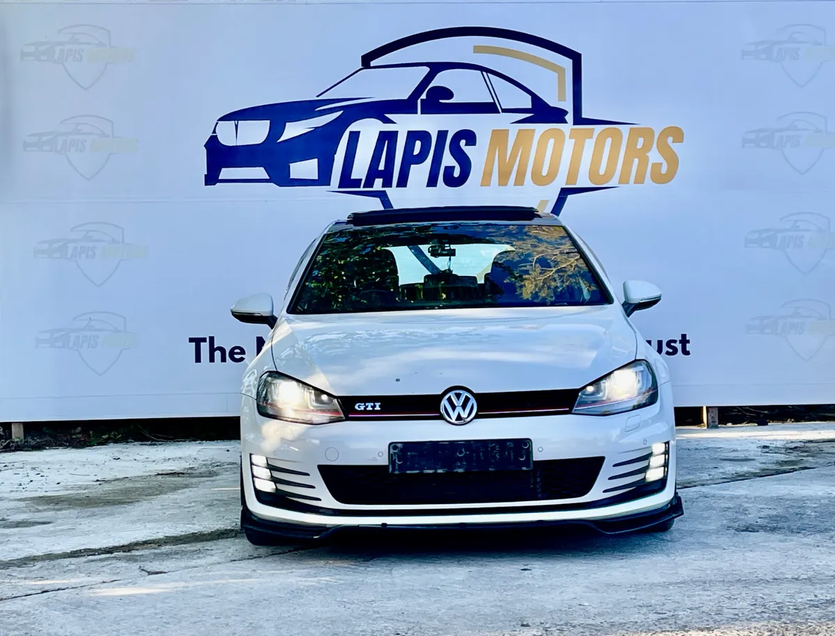 VW Golf 2.0 GTI  Automatic panoramic Roof - Image 4