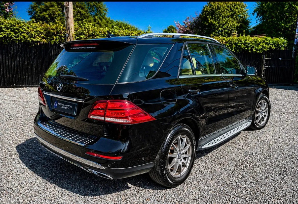 162  Mercedes-Benz GLE 250d Auto – Luxury SUV - Image 4