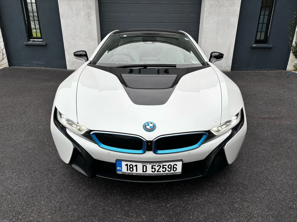 BMW I8 - Image 1