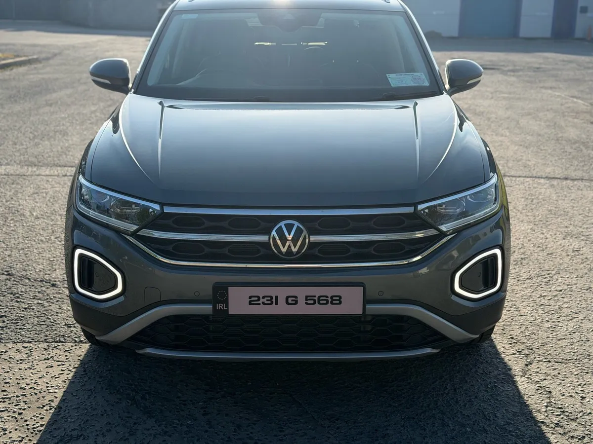 2023 Volkswagen Troc - Image 2