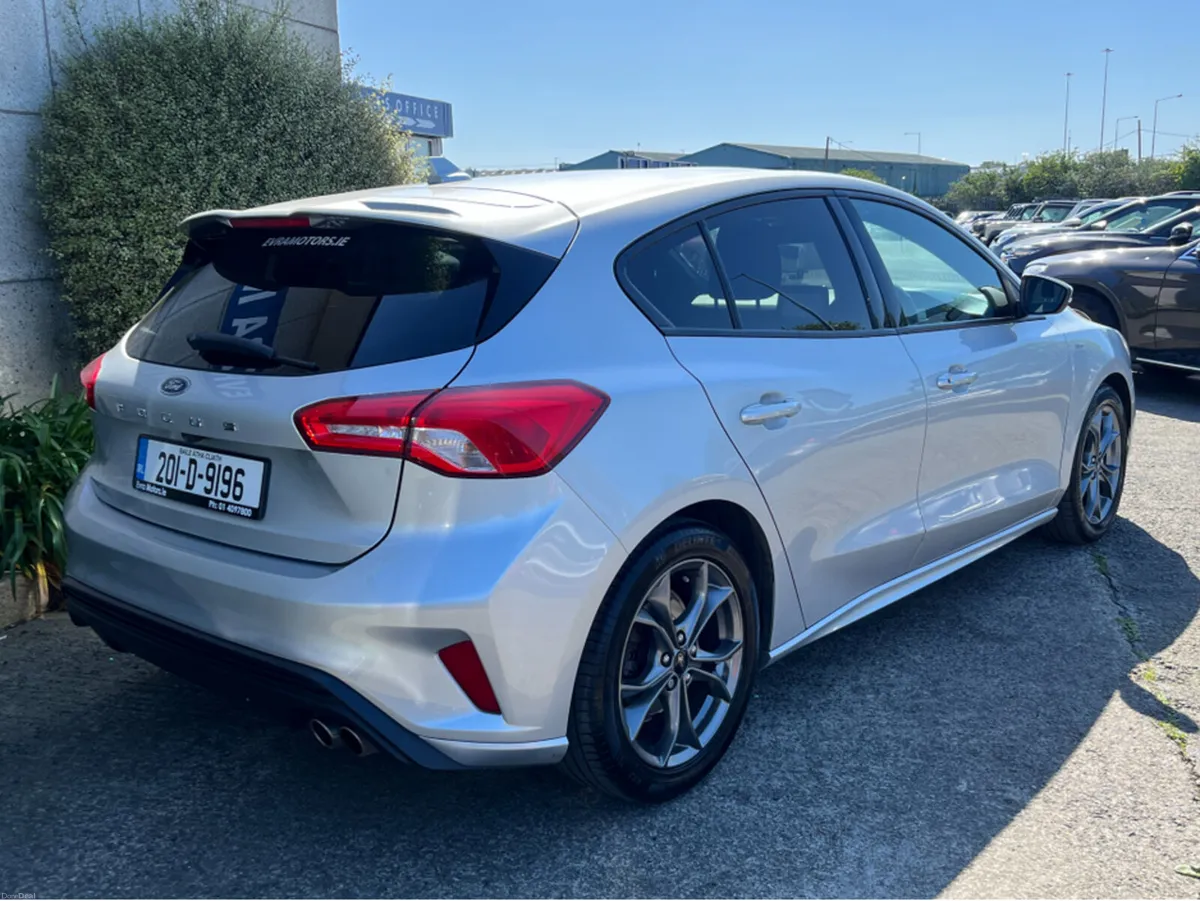 Ford Focus ST-LINE 5DR 1.5 TD 120 S6.2 M6 4DR - Image 4