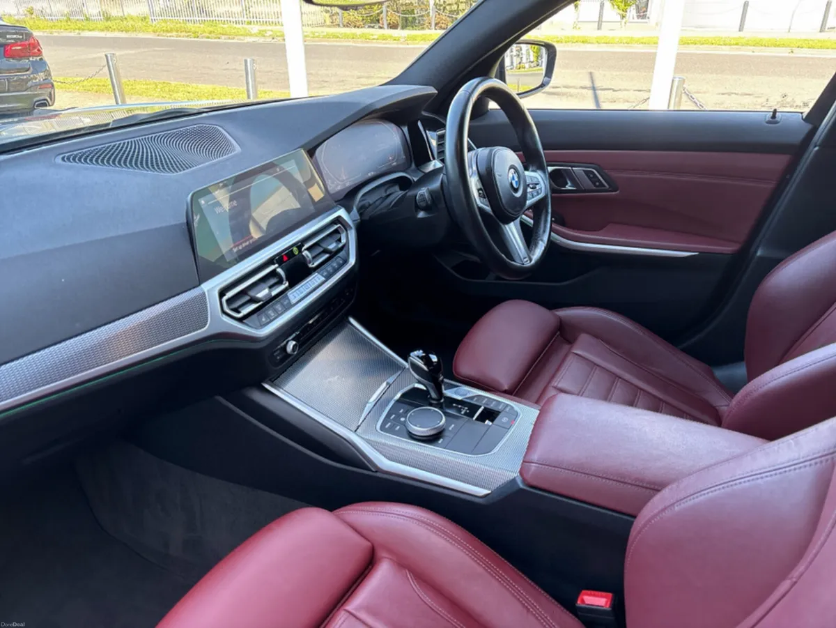 BMW 3-Series AUTO M SPORT - Image 3