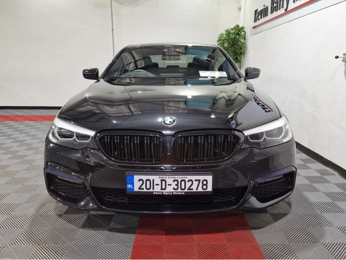 BMW 5-Series 530E X-DRIVE M SPORT (HUGE SPEC) AUTO - Image 2