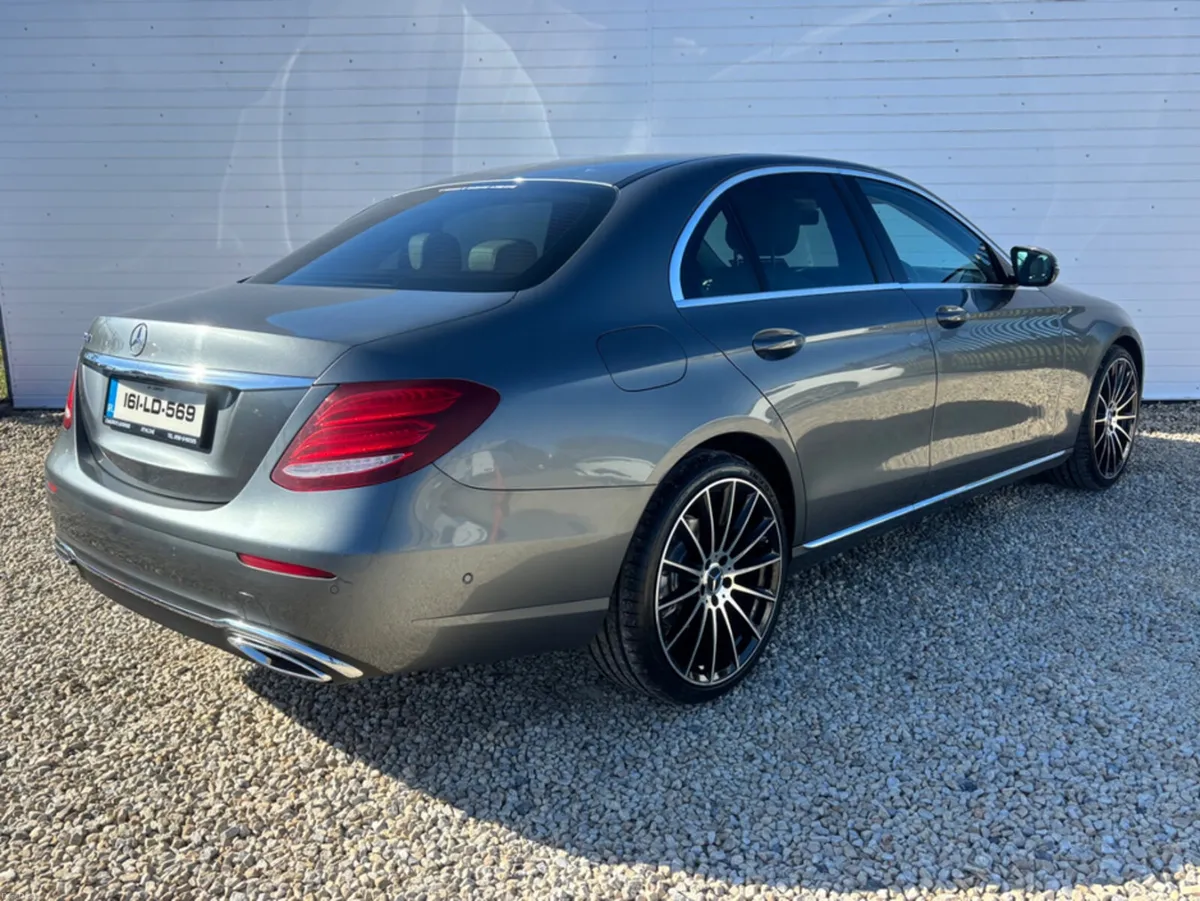 Mercedes-Benz E-Class 220 D AVANTGARDE 4DR AUTO - Image 4