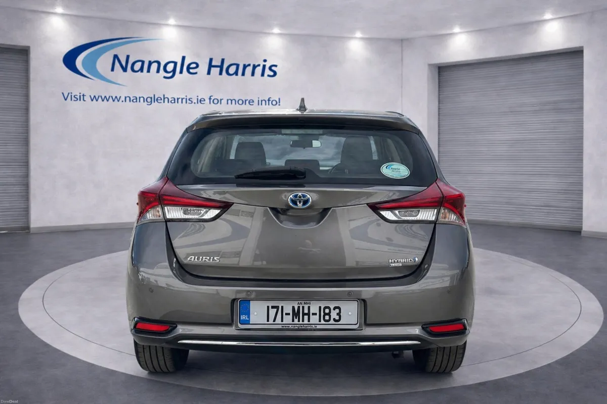 Toyota Auris ONE OWNER. LOW KMS. - Image 4