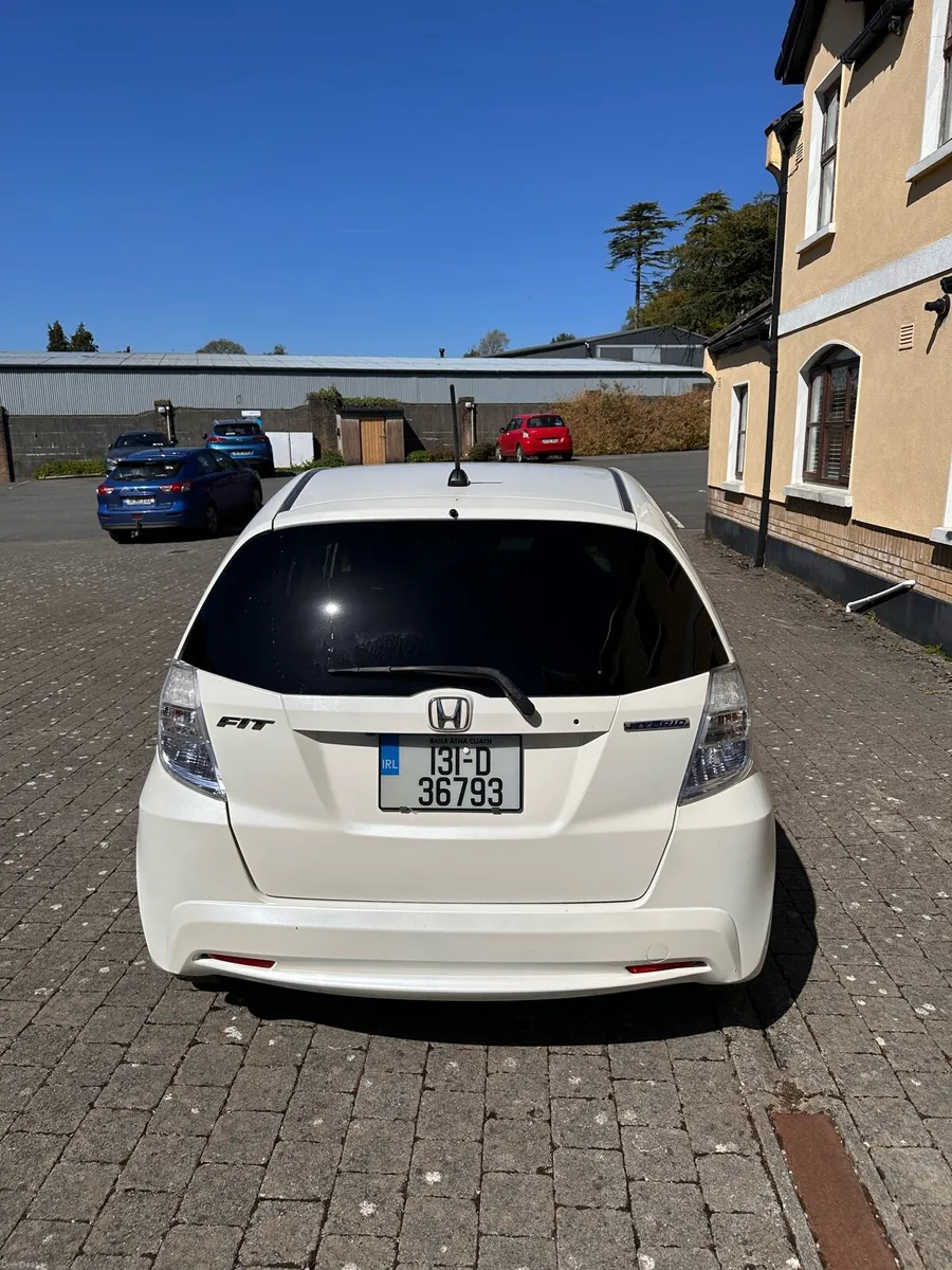 Honda Fit 1.3 Petrol Hybrid - Image 5