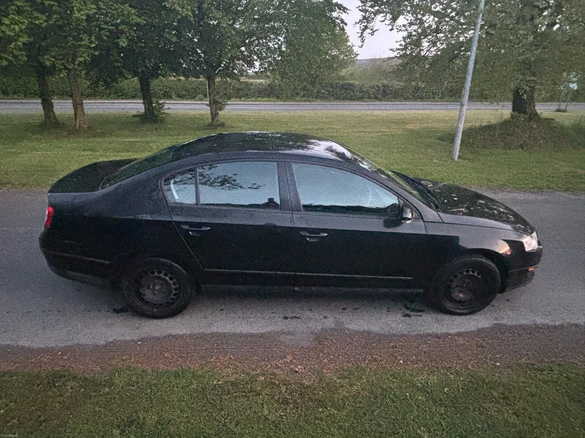 Volkswagen Passat - Image 4