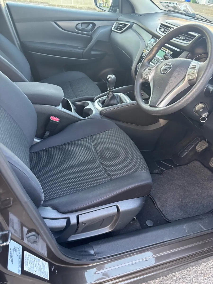 Immaculate Nissan Qashqai one owner - Image 2