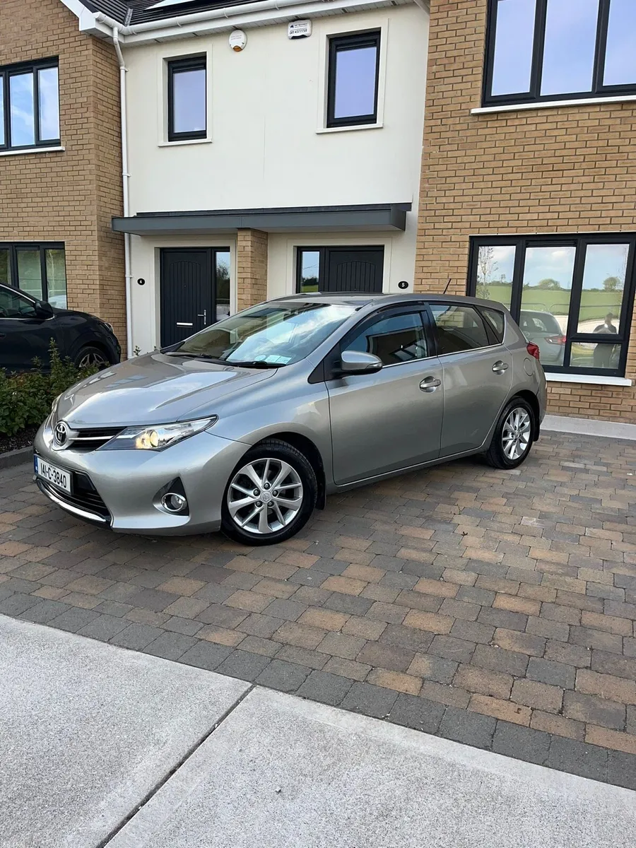 2014 Toyota Auris Luna 1.4 D4D - Image 2
