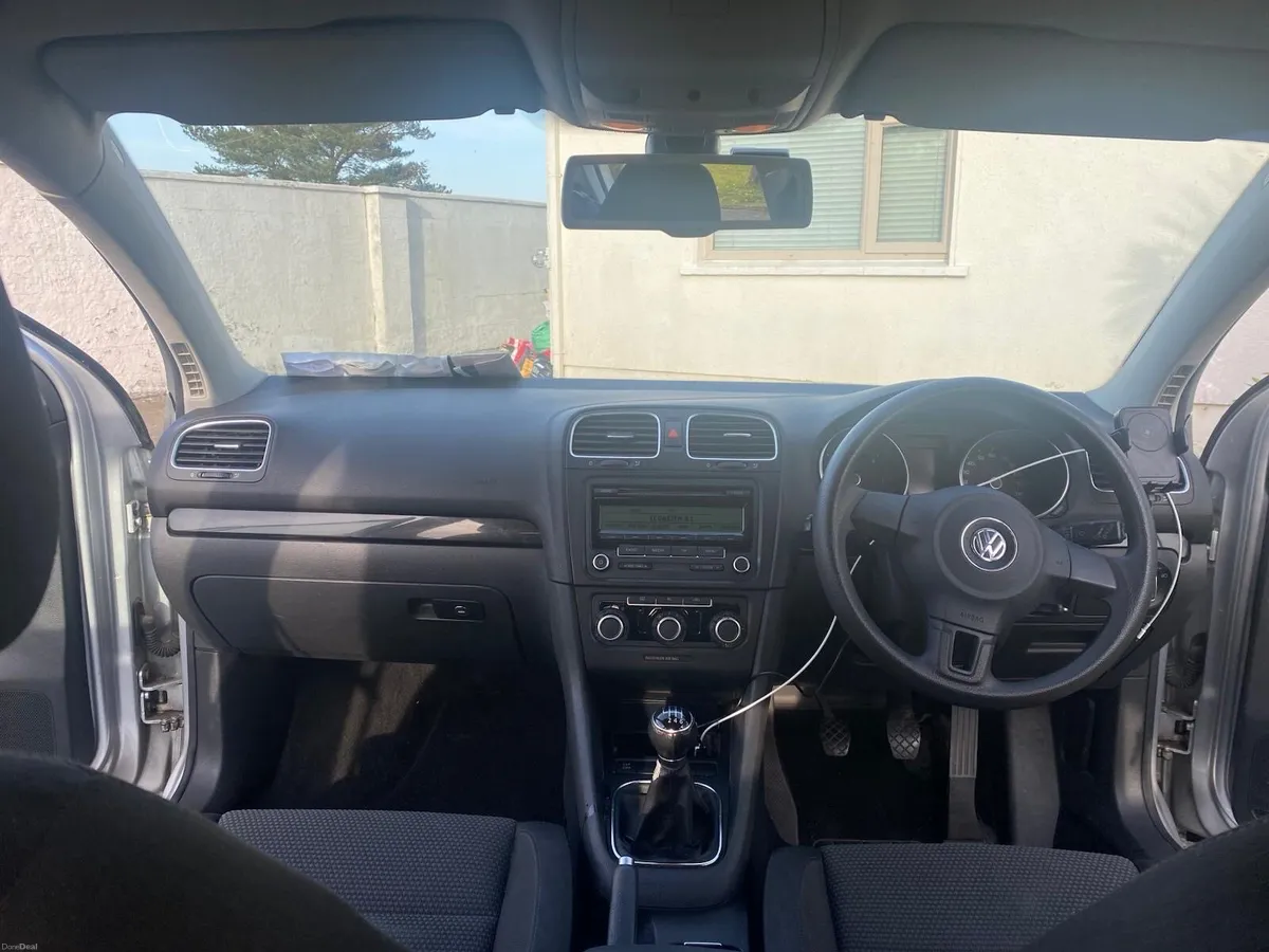 Volkswagen Golf - Image 4