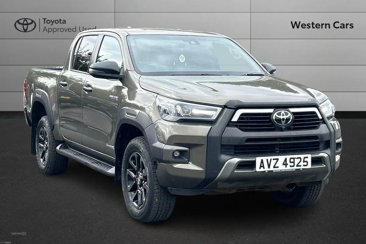 Toyota Hilux 2.8 D-4D Invincible X Auto 4WD Euro 6 - Image 1