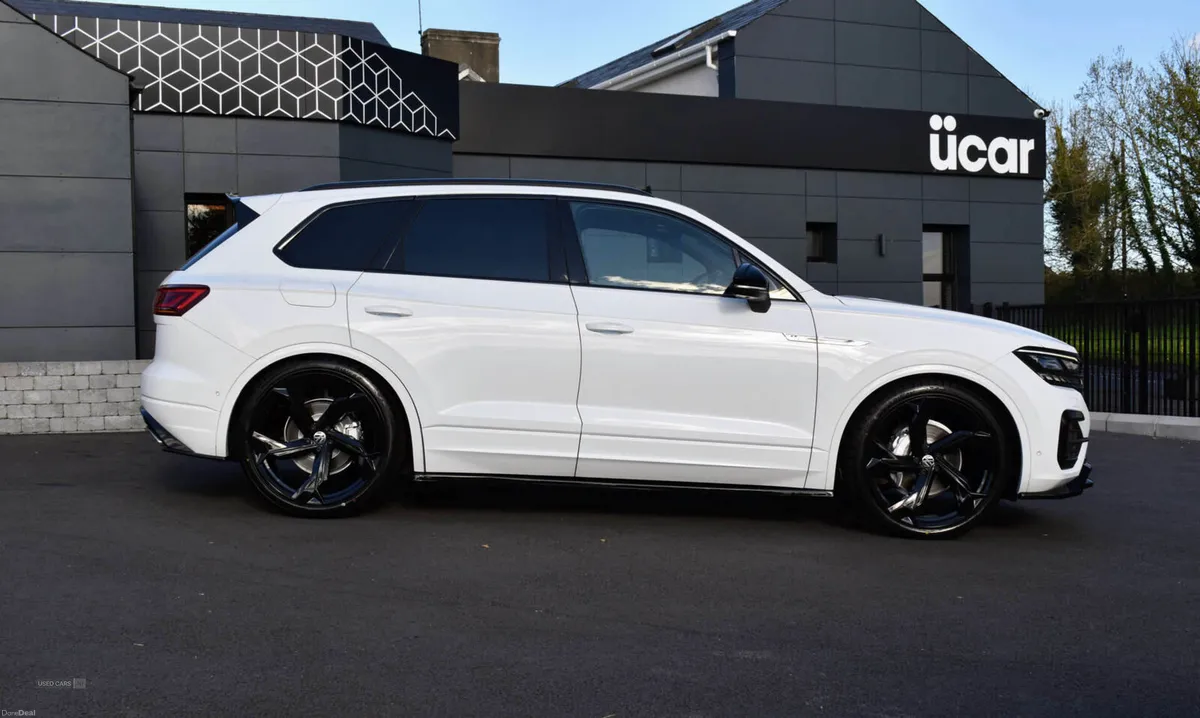 Volkswagen Touareg 3.0 Touareg V6 Black Edition TD - Image 4