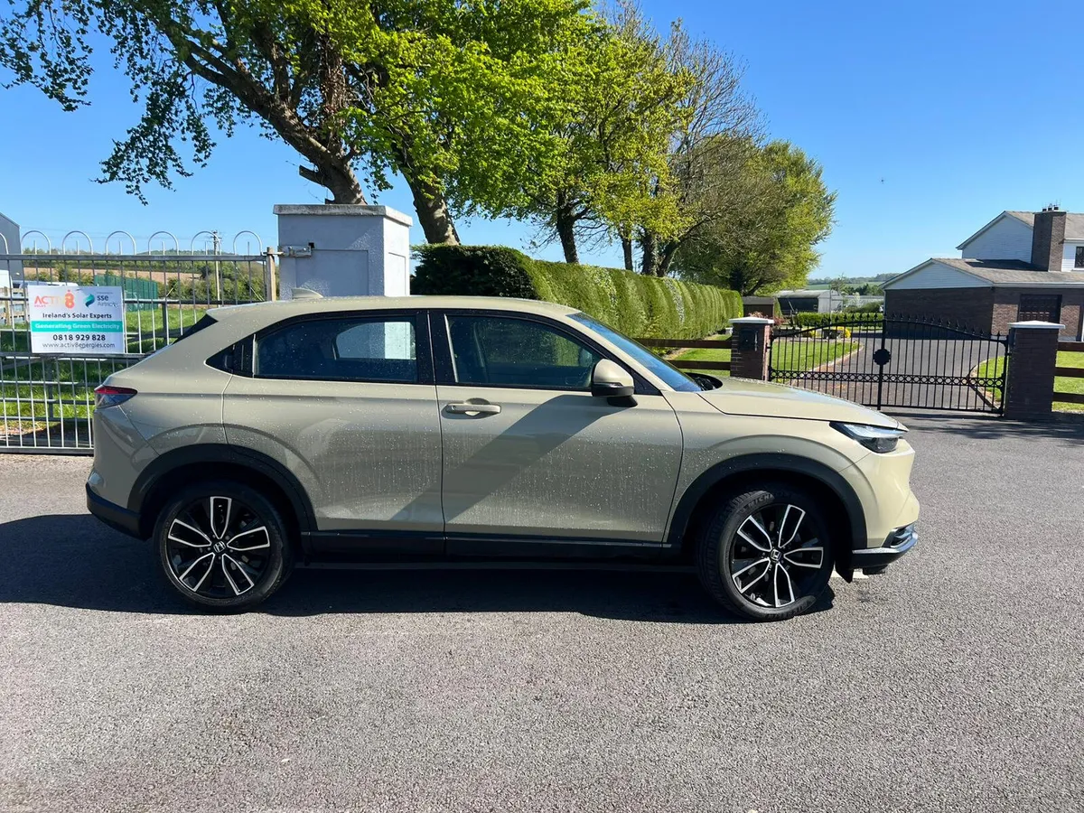 Honda HR-V Elegance e:HEV 2024 - Image 3