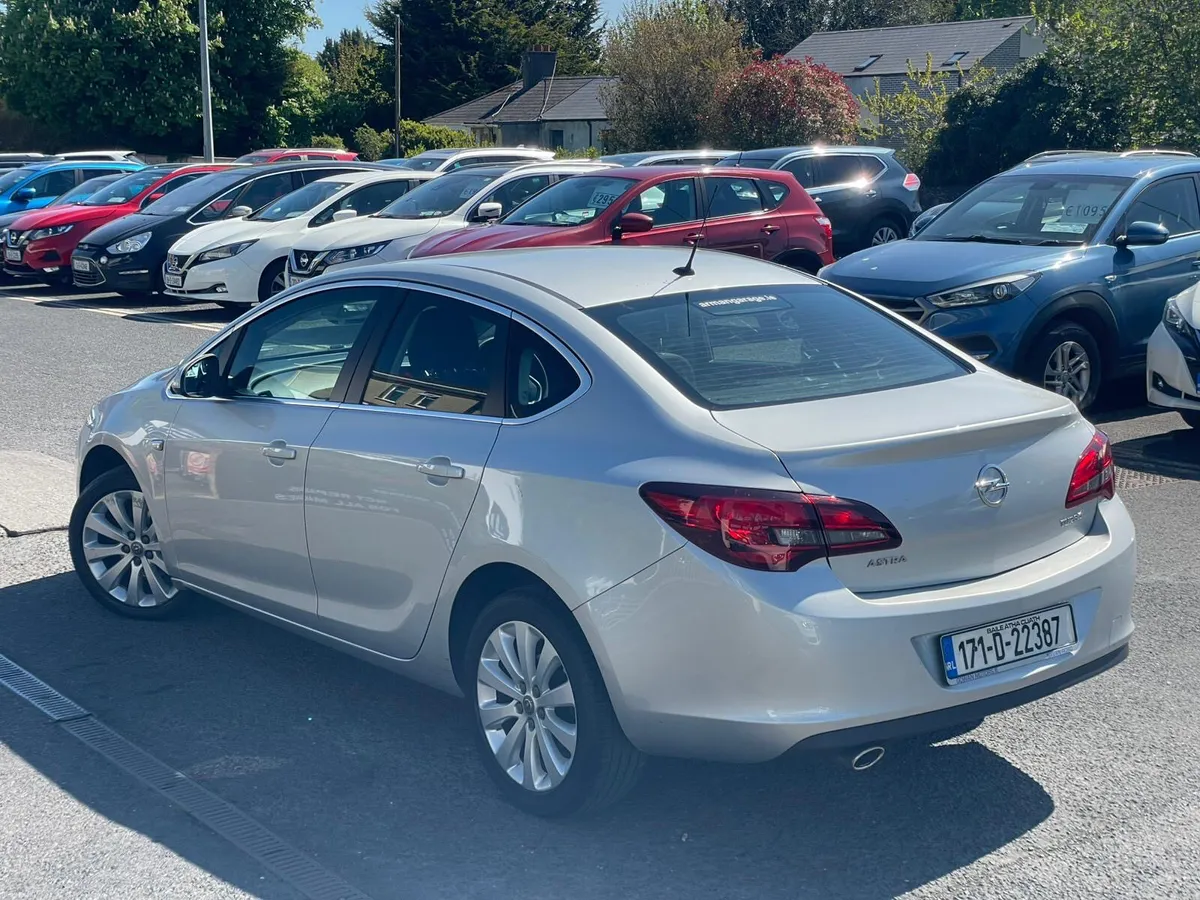 Opel Astra 2017 1.4 petrol - Image 4