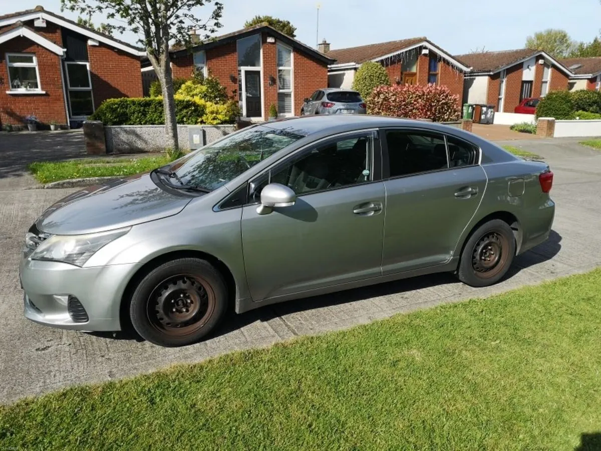 Toyota Avensis 2012 - Image 2