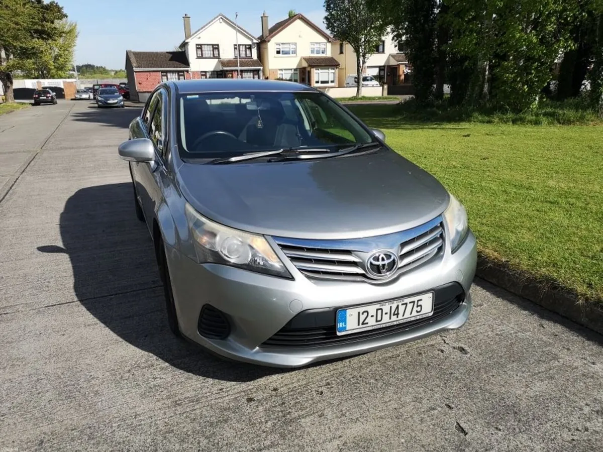 Toyota Avensis 2012 - Image 1