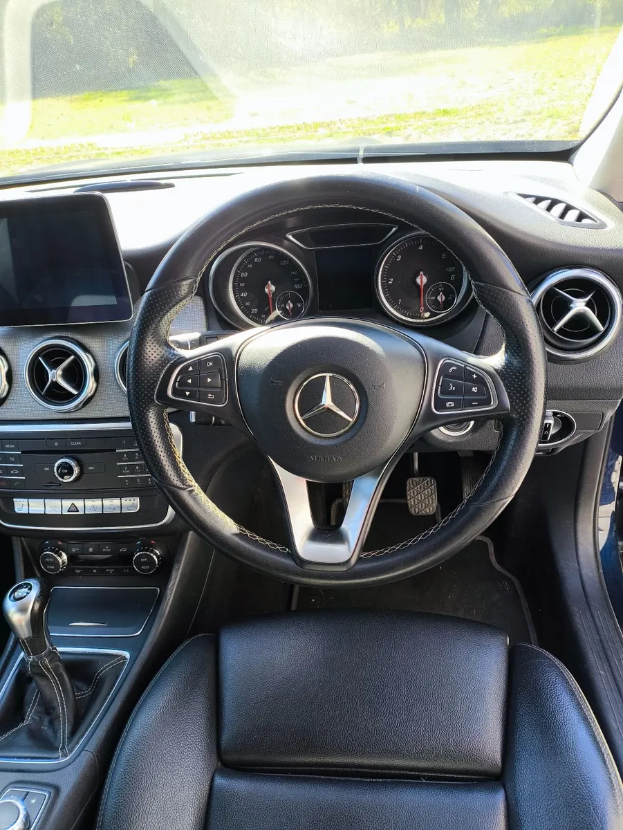 Mercedes-Benz GLA 2017 - Image 6