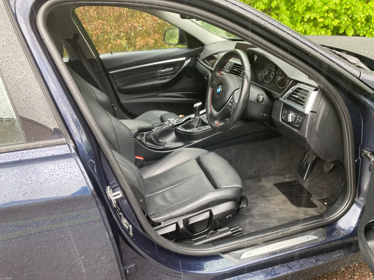 2016 BMW 318i Sport Petrol Manual Saloon - Image 4