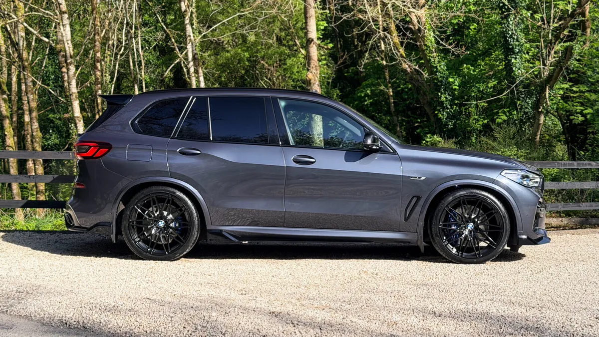 2022 (221) BMW X5 45E MSPORT PRO *SKY LOUNGE - Image 4