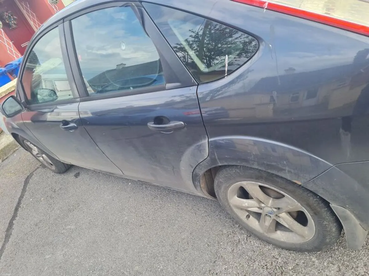 2010 Ford Focus - Image 3