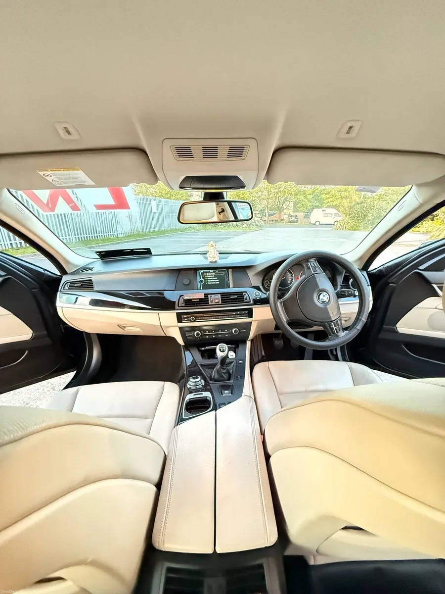 BMW 5 Series - 520d 2011 Black - Image 4