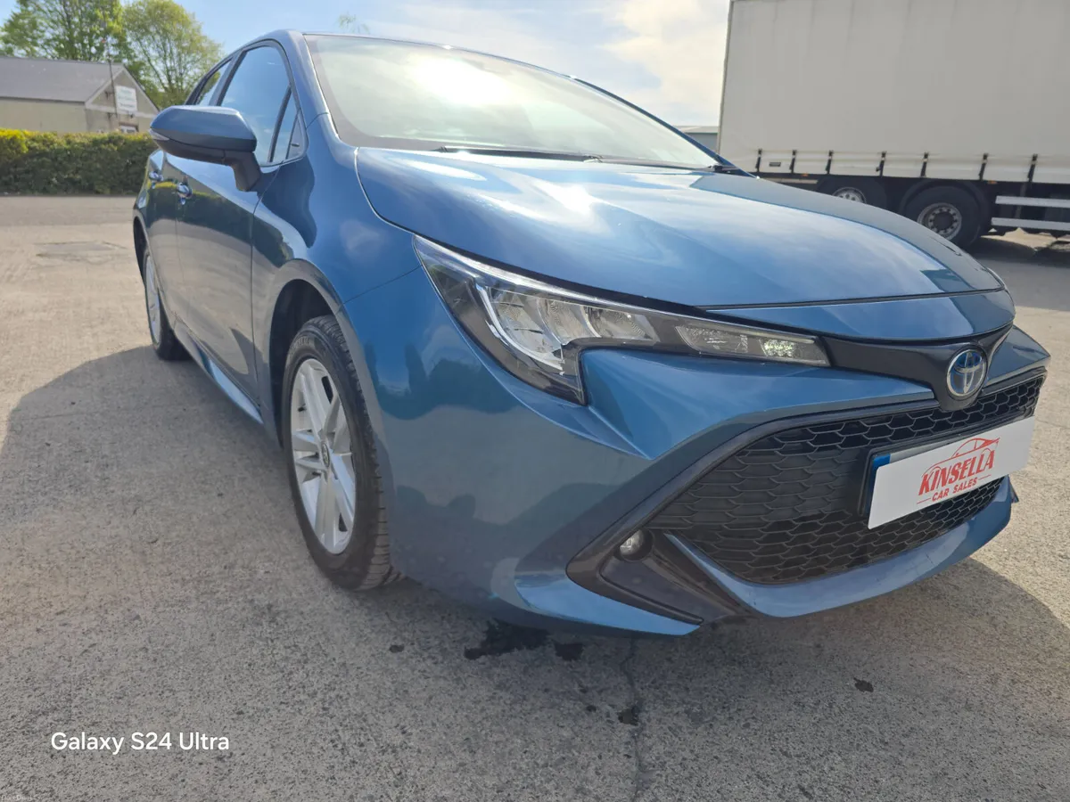 Toyota Corolla 2021 1.8 Hybrid MINT CONDITION - Image 3