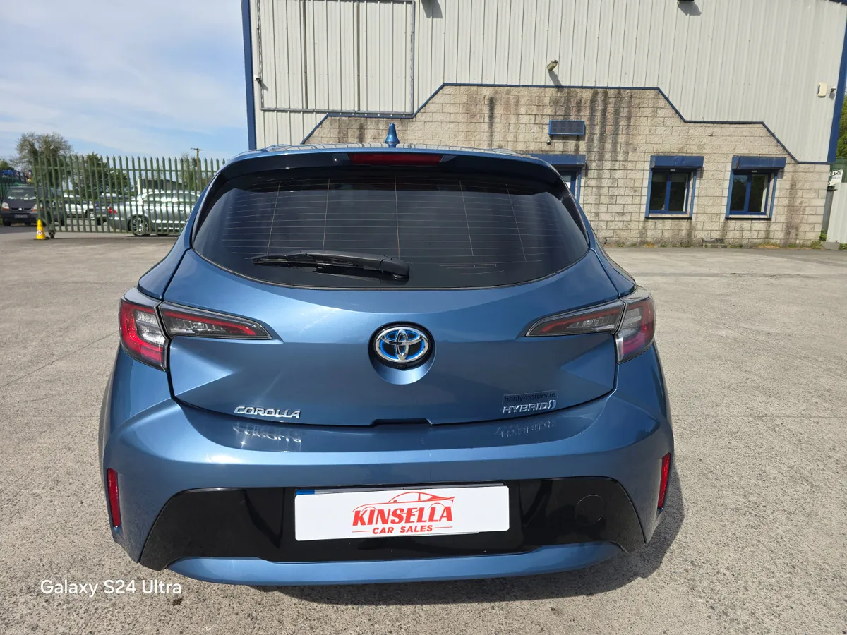 Toyota Corolla 2021 1.8 Hybrid MINT CONDITION - Image 6