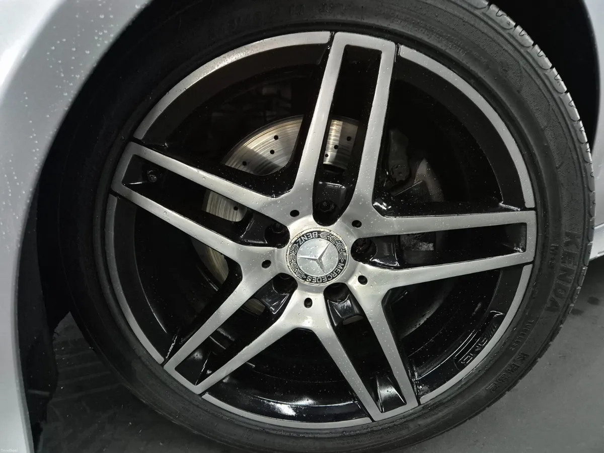 Mercedes-Benz AMG sport E-Class - Image 4