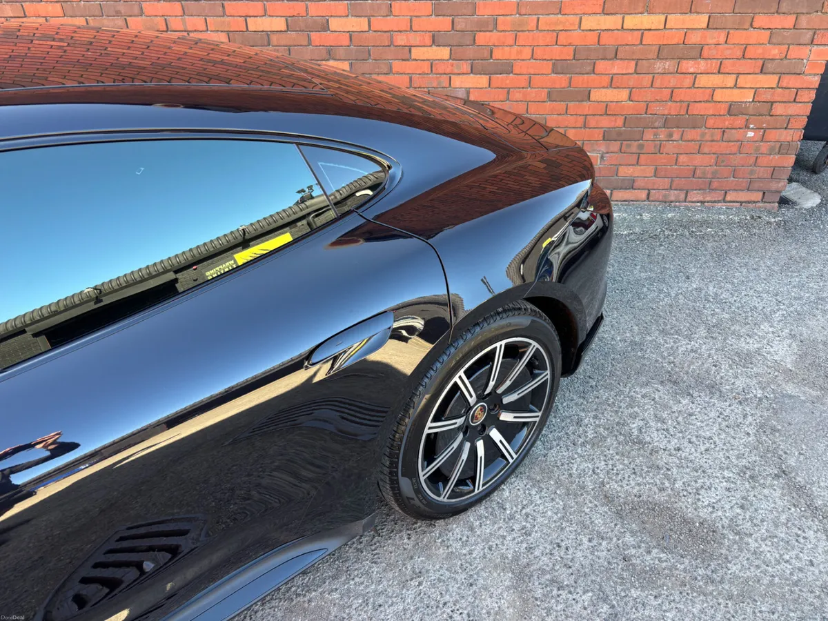 Porsche Taycan 4S Black Edition *Porsche Warranty* - Image 4