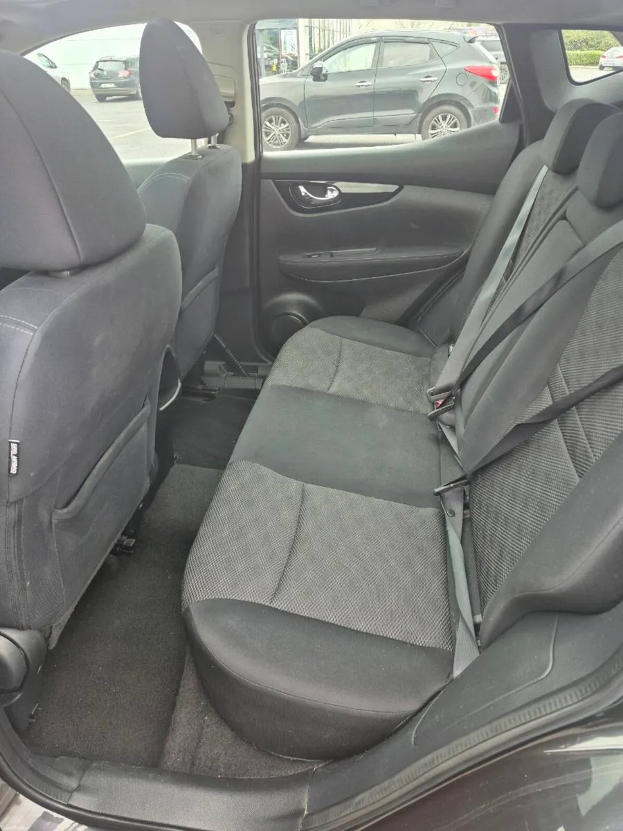 Nissan Qasqai 1.2 Petrol Automatic - Image 4