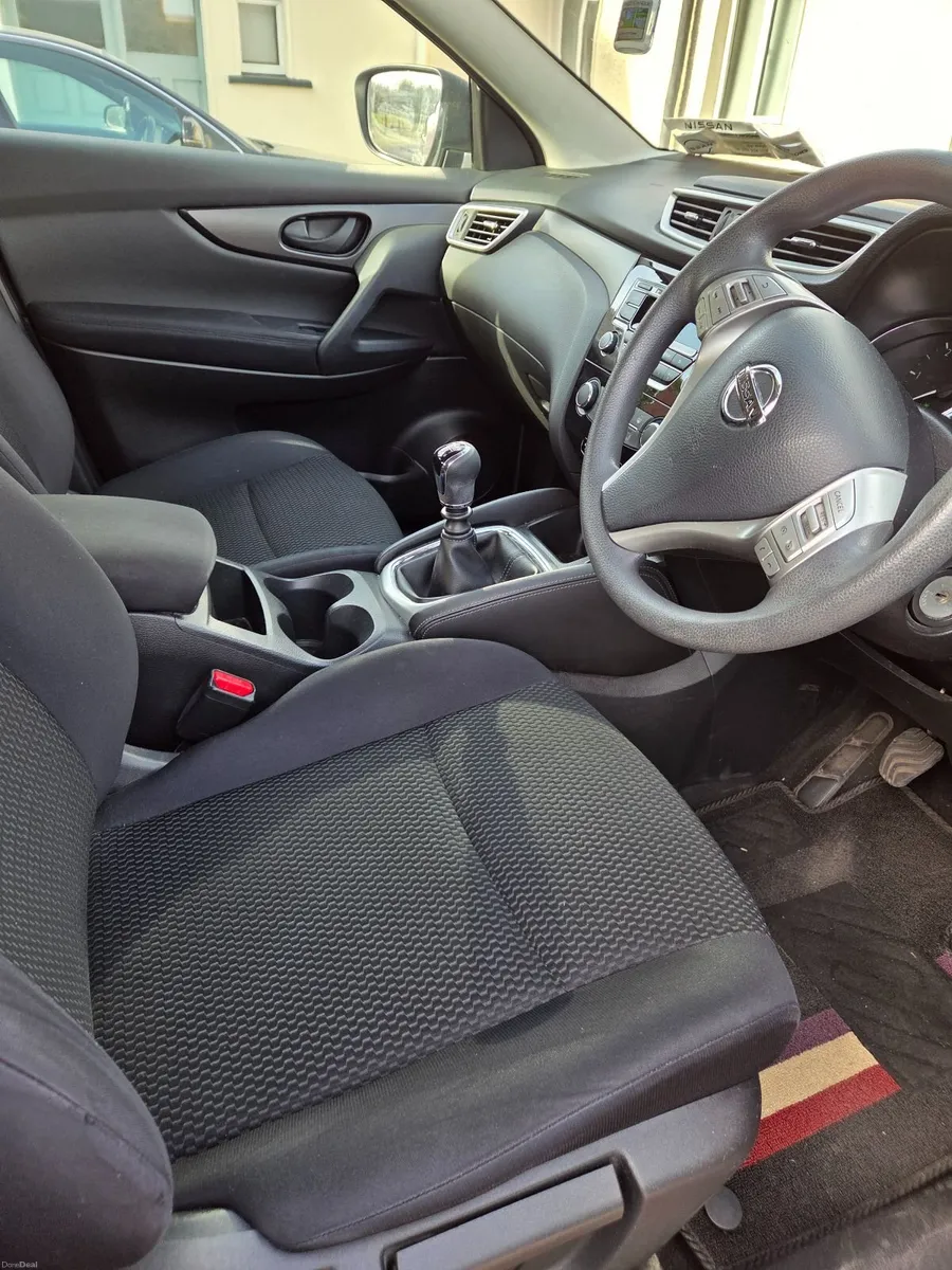 Nissan Qashqai 2017 - Image 2