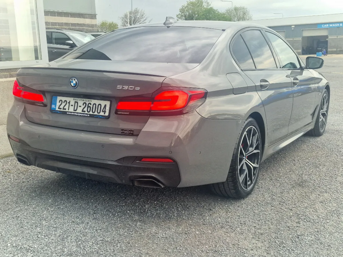 BMW 5-Series 530E M Sport PRO 4DR Auto - Image 3