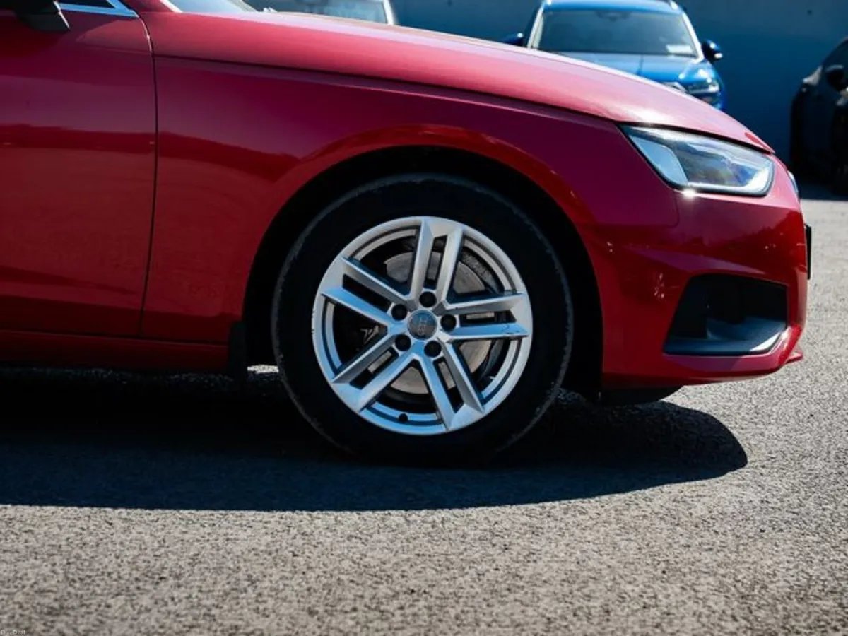 Audi A4 2.0 35 TDI Technik 4DR Auto - Image 4