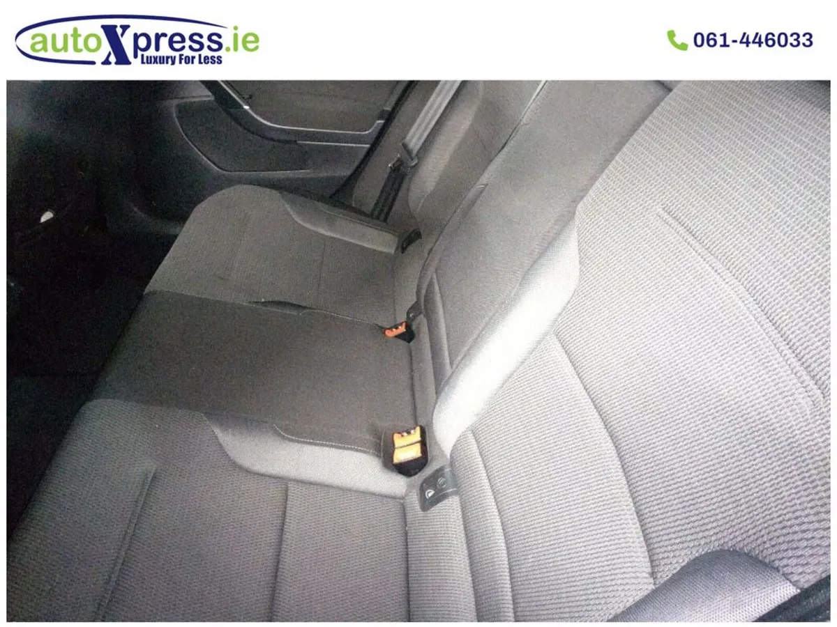 Volkswagen Golf 1.2 TSI COMFORTLINE, Low mileage, - Image 4