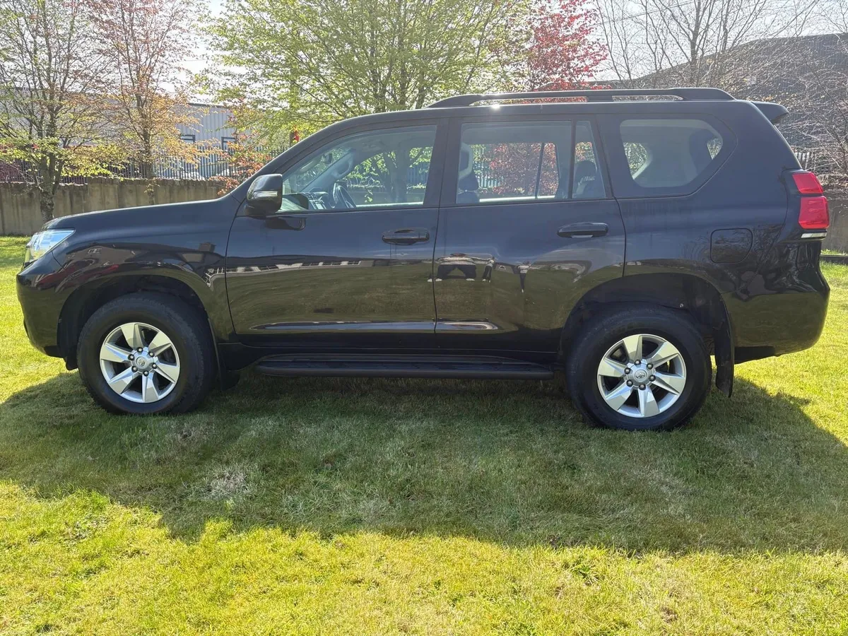 181 Toyota Land Cruiser business automatic 5seater - Image 4