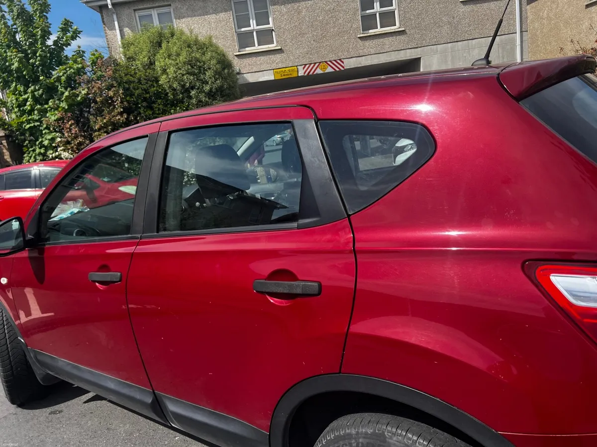 Nissan Qashqai 2011 - Image 2