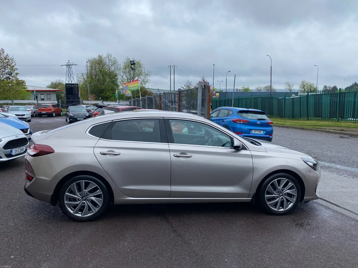 Hyundai i30 2018 ONLY 91KLMS - Image 2